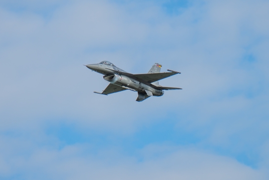 F16 Flying