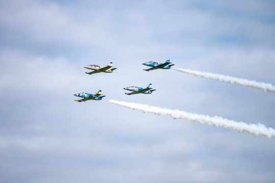F80 Shooting Stars Formation